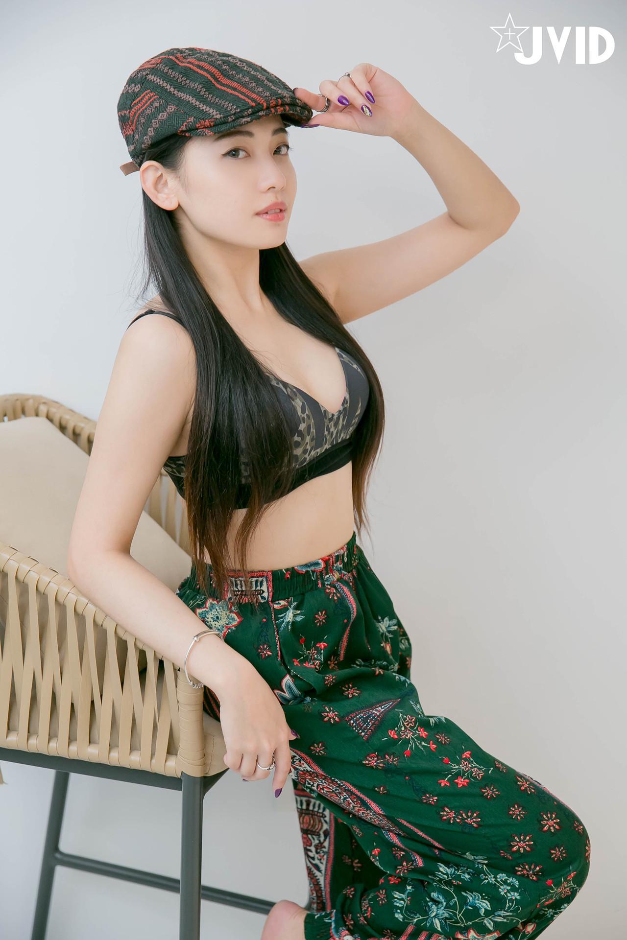 JVID 夏暮光 – 私底下穿著就讓人喜歡的性格美女 Set.01(14)