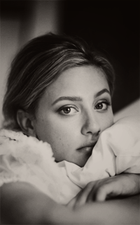 Lili Reinhart MHFGI0um_o