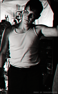 Evan Peters XwVtQSW2_o