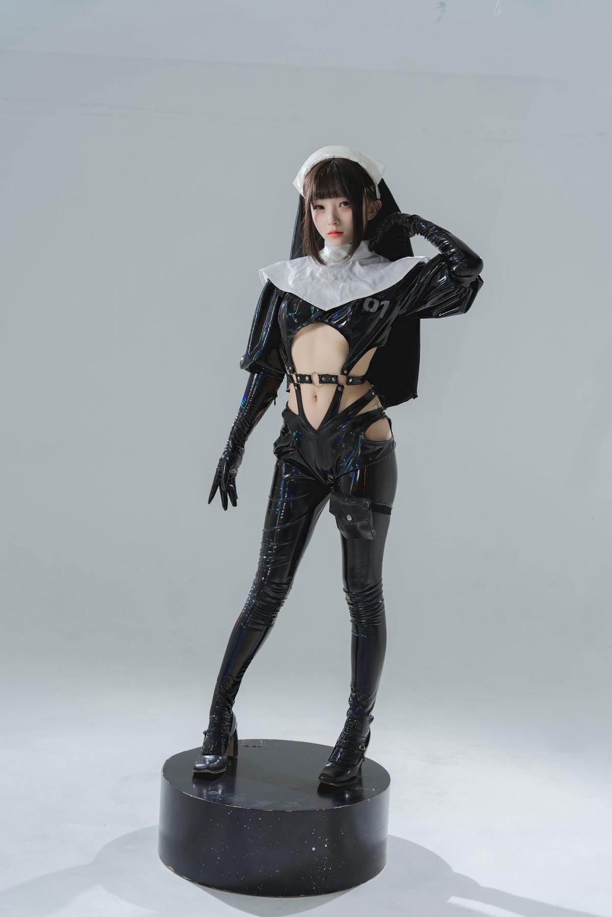 Cosplay 花铃 漆皮修女(25)