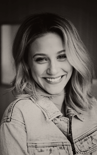 Lili Reinhart Ms7kOTEx_o