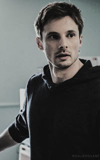 Bradley James Avatars 200*320