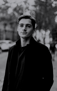 Finn Harries XmeeCGr7_o