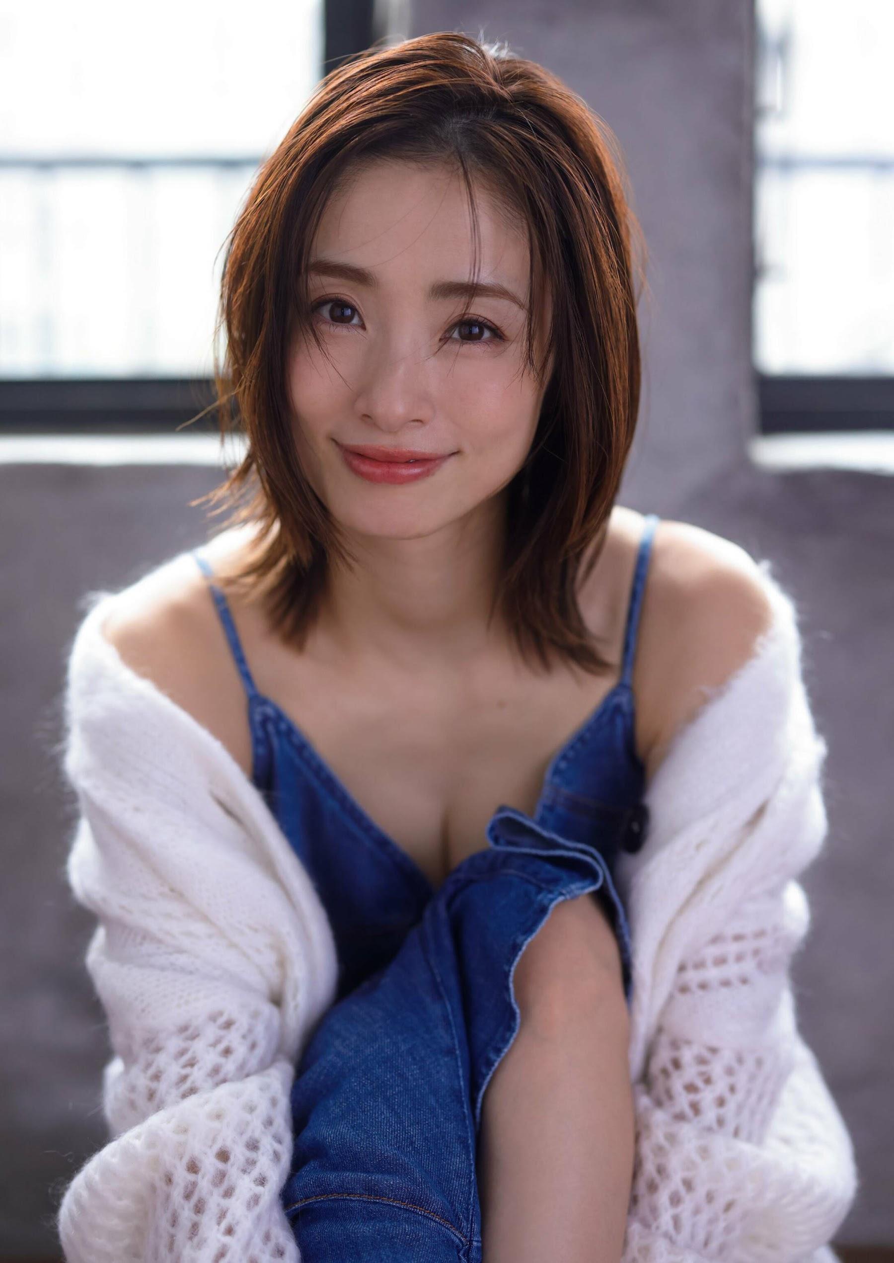 Aya Ueto 上戸彩, Shukan Gendai 2023.12.30 (週刊現代 2023年12月20日号)(7)