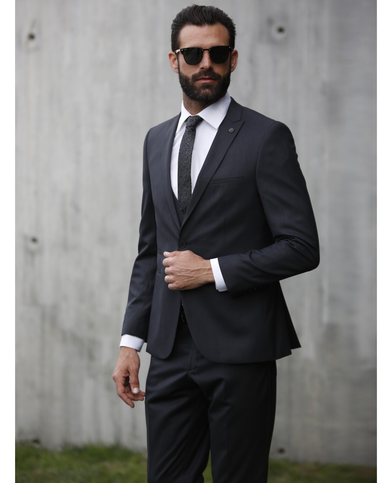 MALE MODELS IN SUITS: Wade Cowan for MORVEN