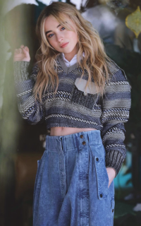 Sabrina Carpenter QDizlFw0_o