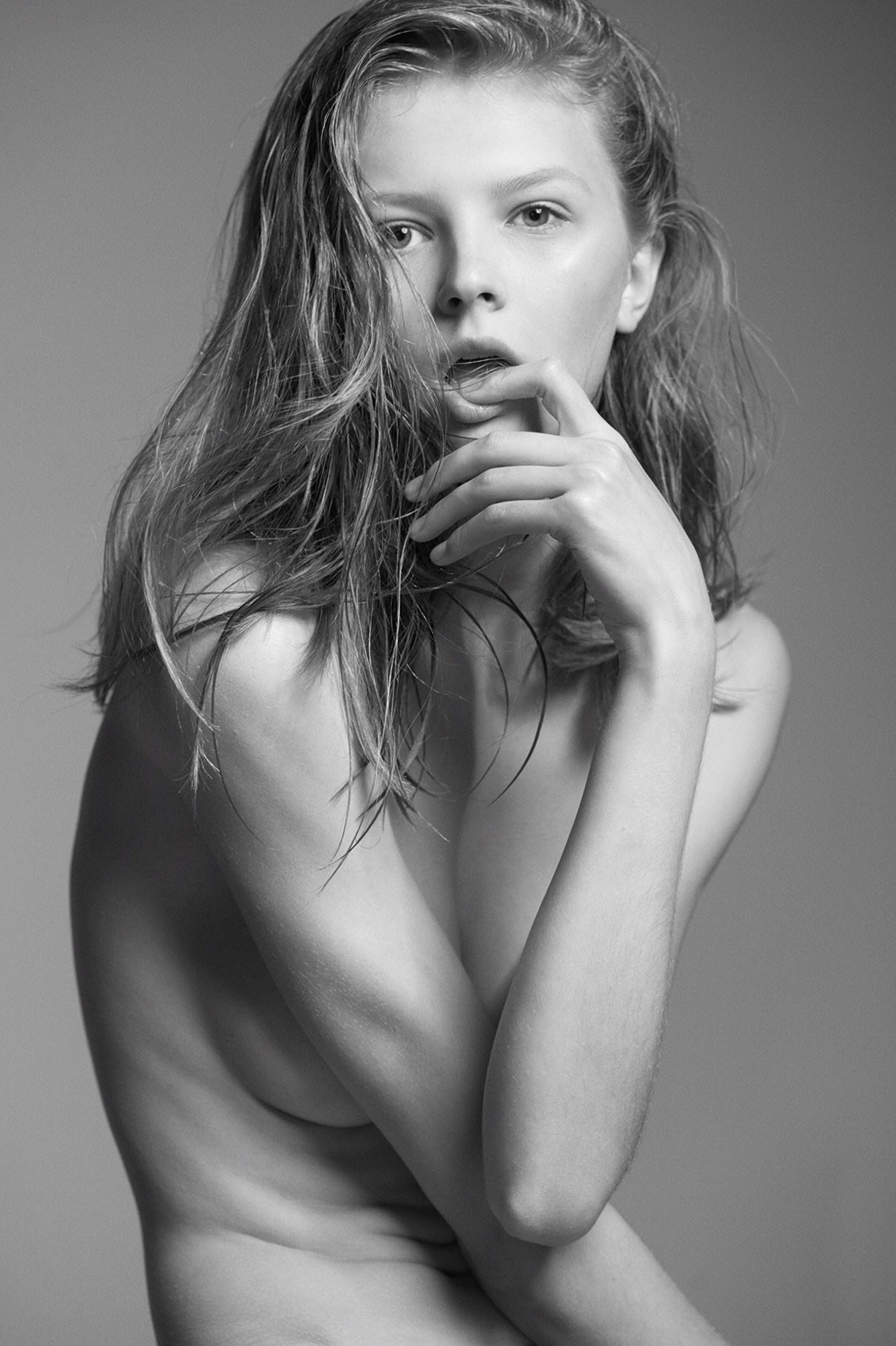 Alen Lugovtsova by Roman Mitchenko - Nakid Magazine Alen Lugovtsova by Roman Mitchenko - Nakid Magazine