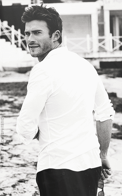 Scott Eastwood 0QoHqq7g_o