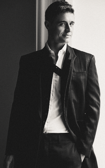 Max Irons O8tKmhJc_o