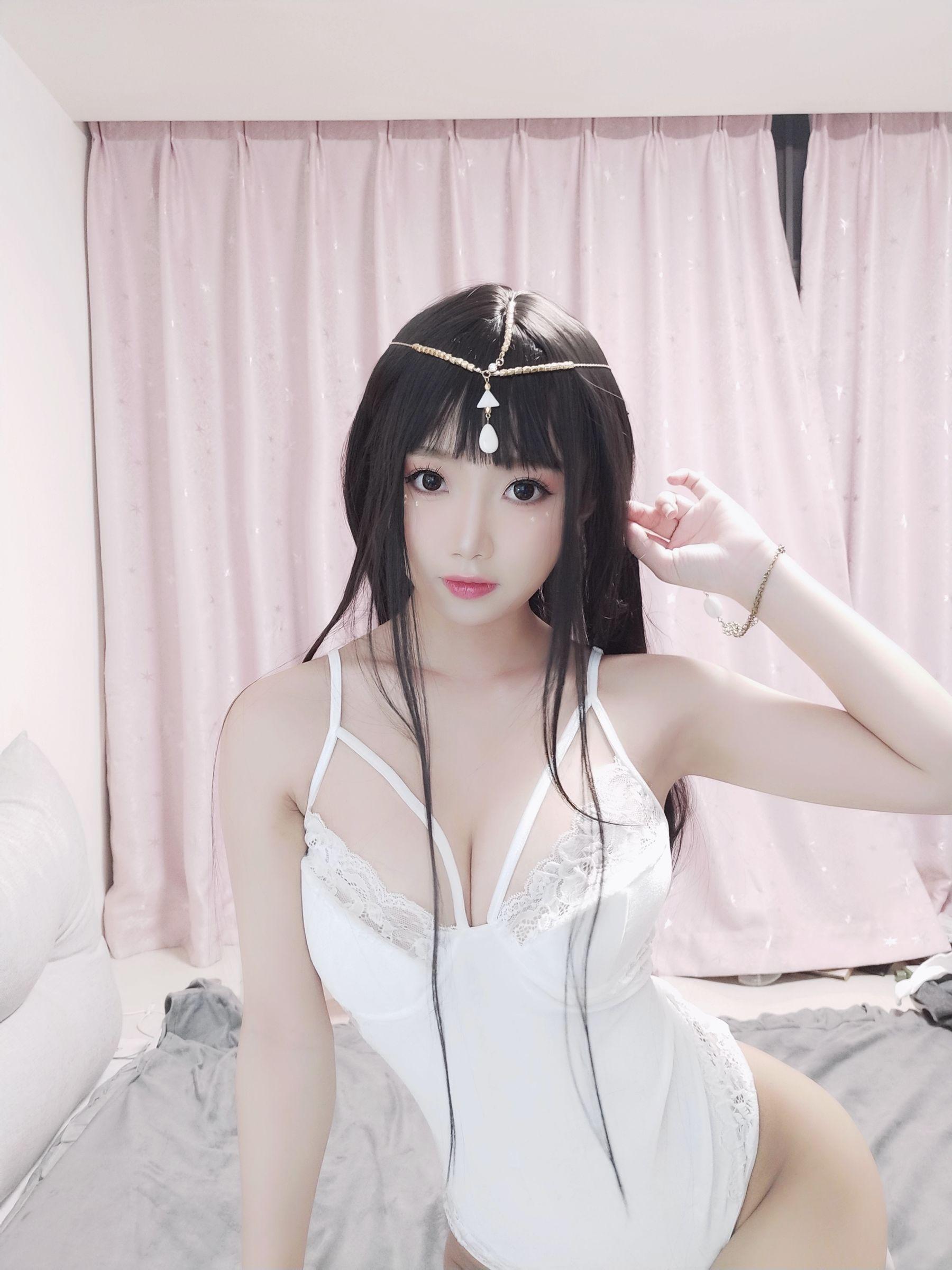 白嫩美少女鬼畜瑶 《白色埃及瑶》 写真集(7)