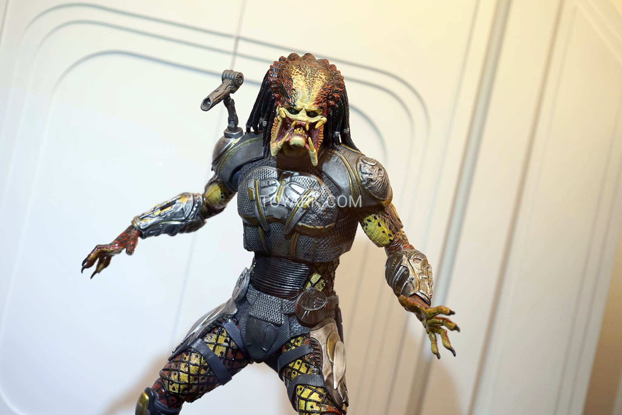 Predator (Deluxe Assassin) (NECA) 5QQasjD2_o