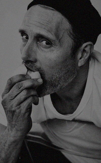 aktor - Mads Mikkelsen - Page 2 2yf4zadF_o