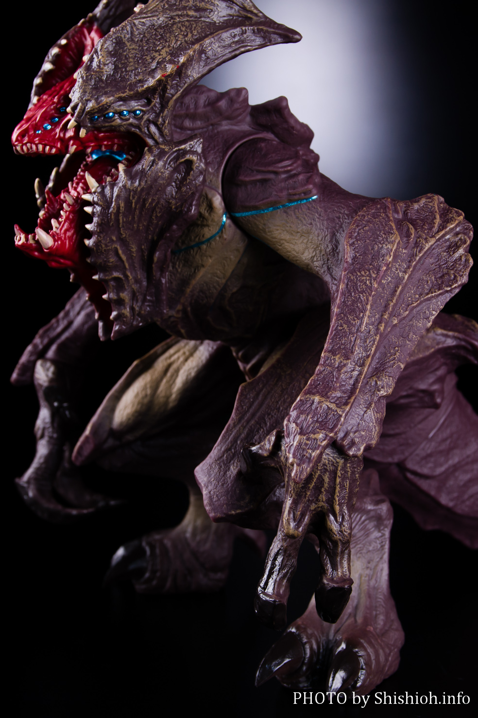 Pacific Rim : Uprising - Kaiju - Raijin (Sofvi Spirits / Bandai) - Page 2 PR30Lhd3_o