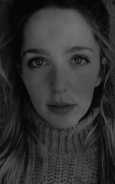 Jessica Rothe OlrI0IdL_o