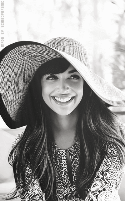 Hannah Simone EkVLRaT6_o