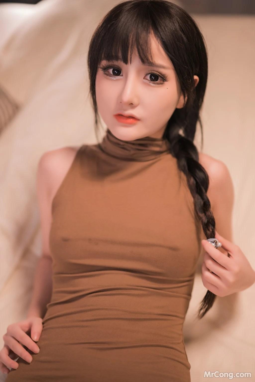 Coser@您的蛋蛋: 凸点棕裙 (30 photos )(10)