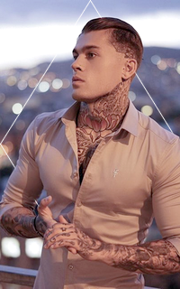 Stephen James 6ZwkpBow_o