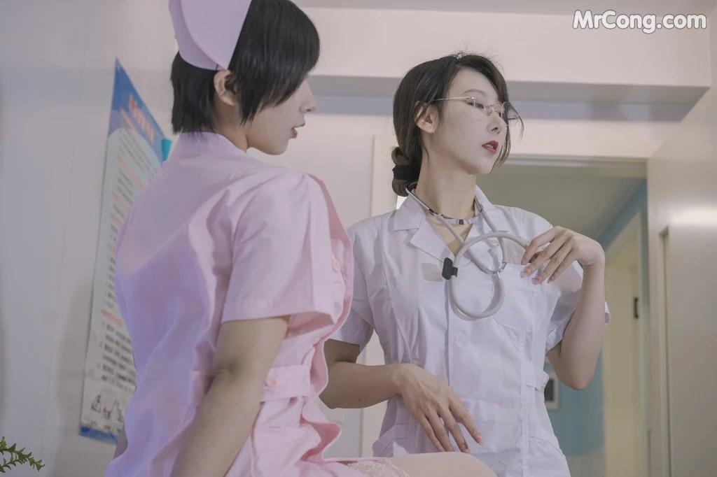 Coser@云溪溪 (Yunx1x1) Vol.030: 奶桃 N47医护 (80 photos )(22)