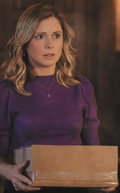 Rose McIver WsbAxek7_o