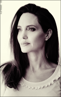 Angelina Jolie ZRbN0e3N_o
