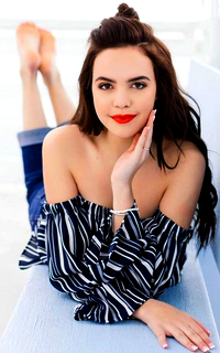 Bailee Madison KgA2TzUO_o