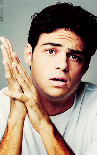 Noah Centineo Koe5C6io_o