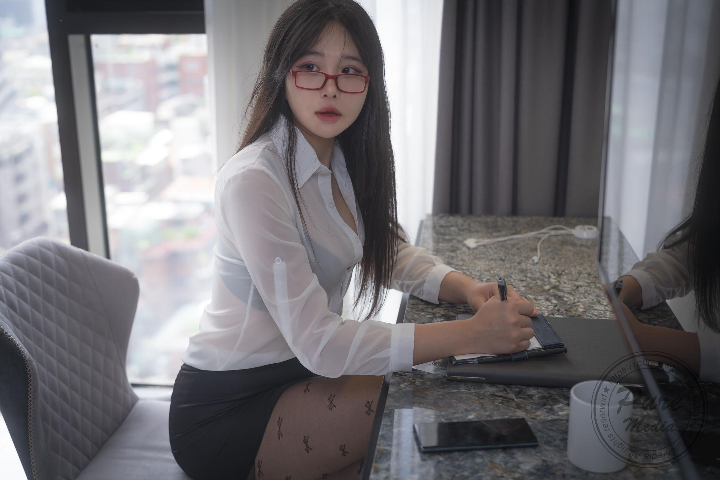 Pure Media Vol.252: SoU (소유): Basic Instinct & The Manager is Mine (123 photos)(45)