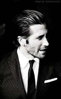 Jake Gyllenhaal - Page 3 HlyAxvmq_o