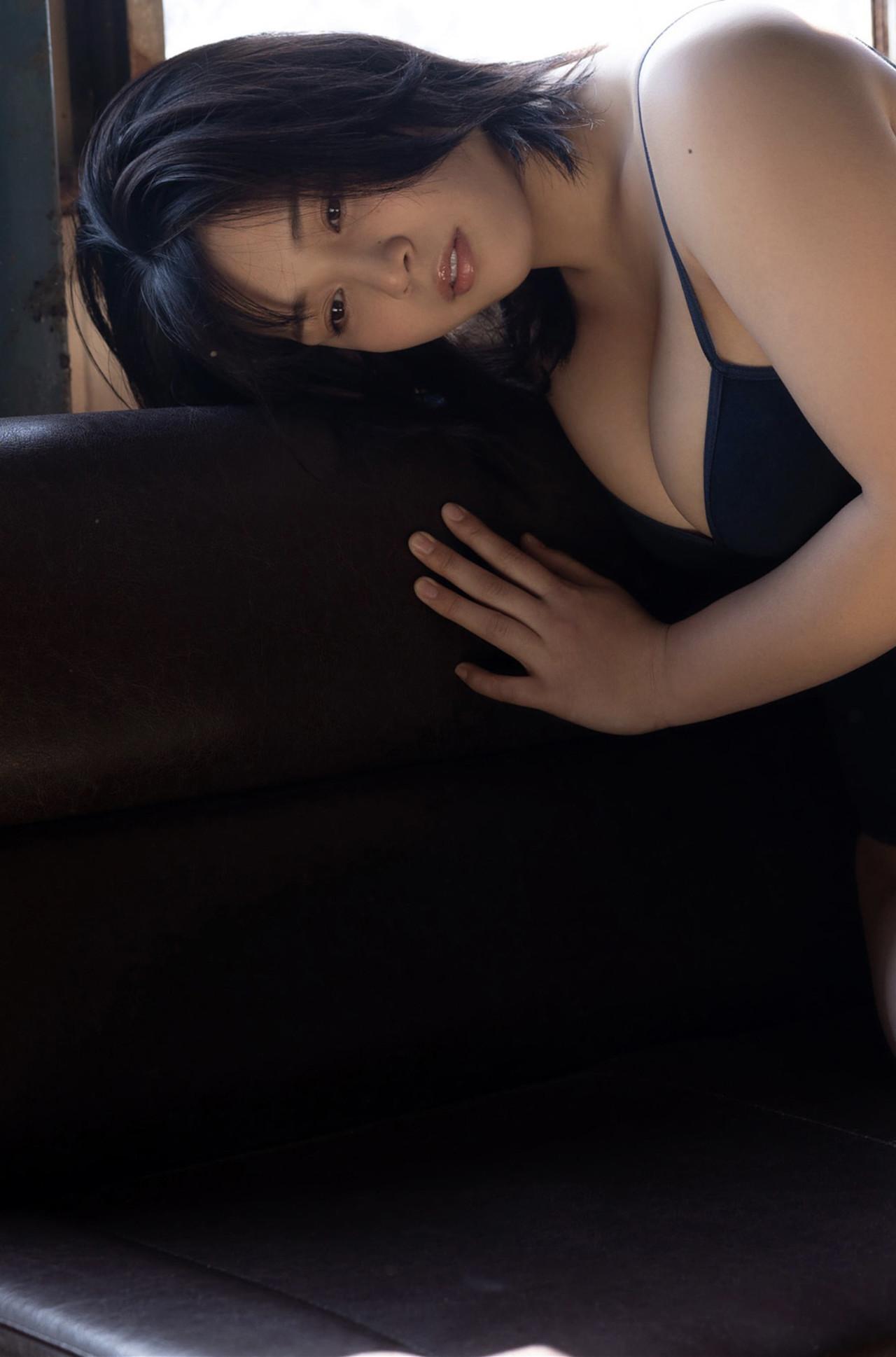 Miyabi Yamaoka 山岡雅弥, FRIDAYデジタル写真集 「彼女と暮らせば」 Set.02(21)