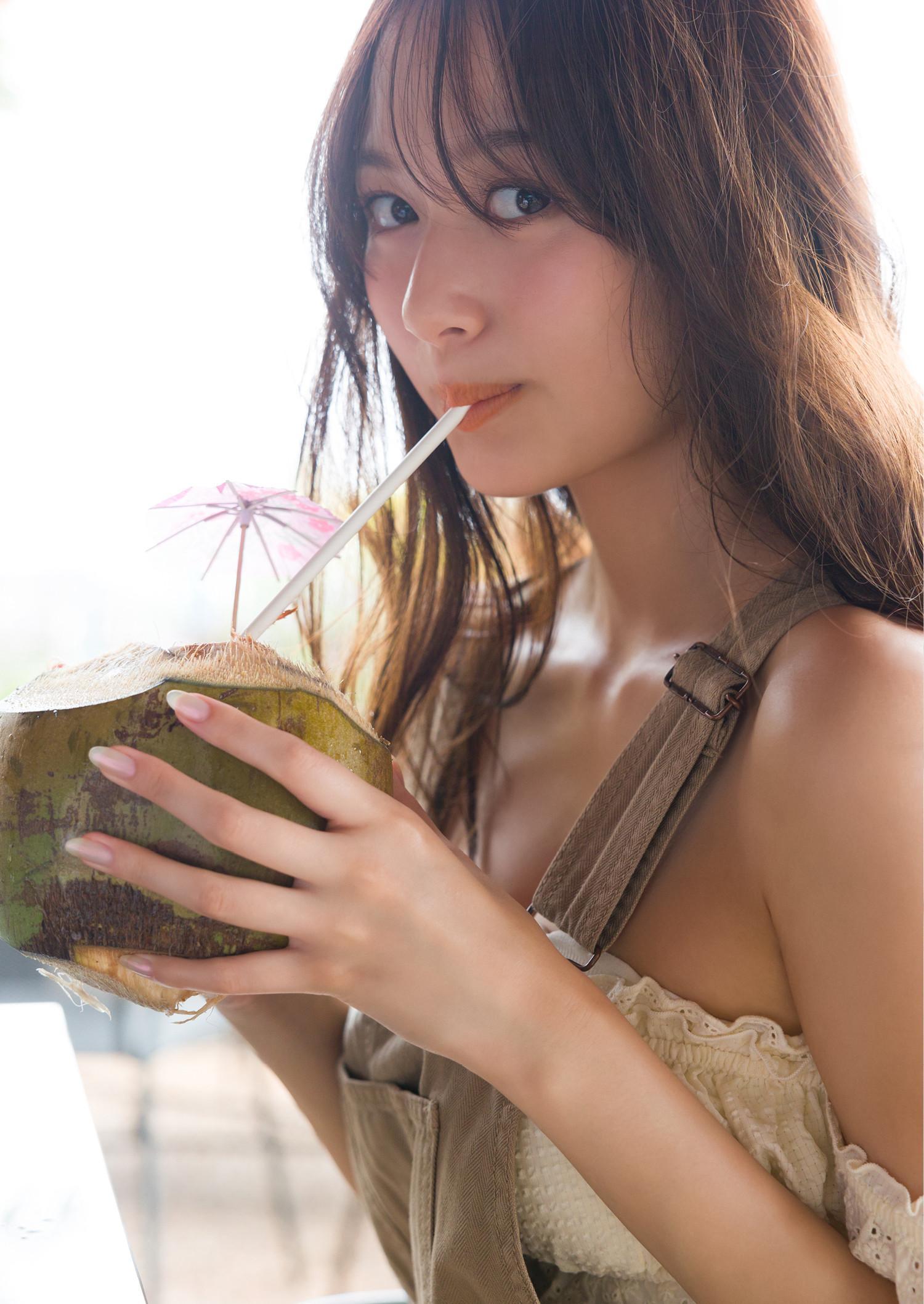 Shiori Kato 加藤栞, Young Jump 2025 No.25 (ヤングジャンプ 2025年25号)(16)
