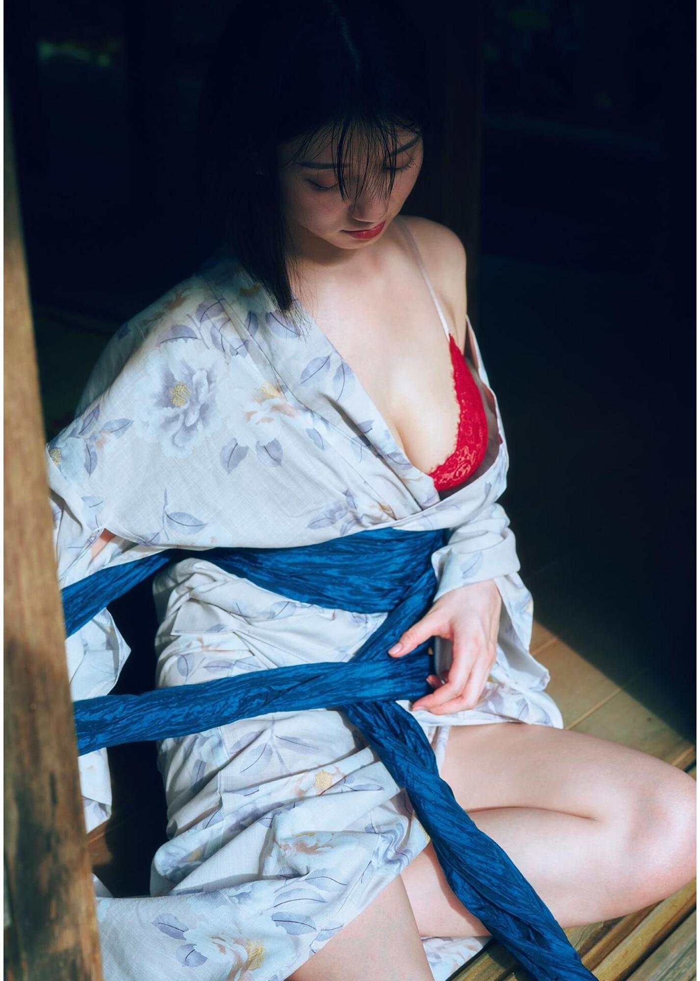 Kanna Seto 瀬戸環奈, 1st写真集 「Emerald」 Set.02(8)