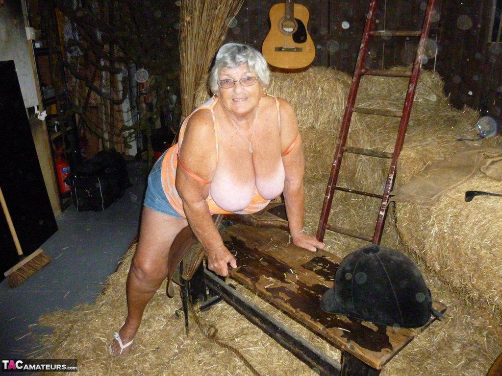 Fat oma Grandma Libby gets naked in a barn while playing acoustic guitar(8)