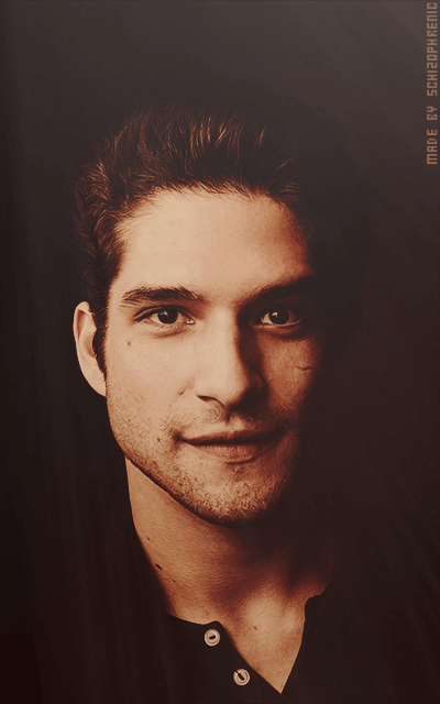 Tyler Posey 14pHnqNd_o