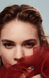 Lily James BPDrsOl8_o