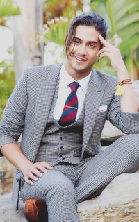 Avan Jogia OJ5dUXZb_o