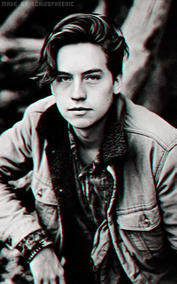 Cole Sprouse Z3EVezgh_o