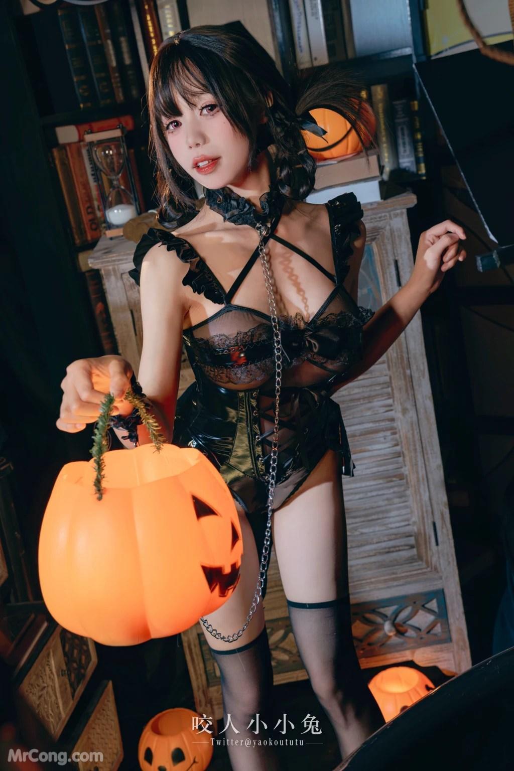 Coser@黏黏团子兔:『兔兔班车』万圣小恶魔 (41 photos )(2)