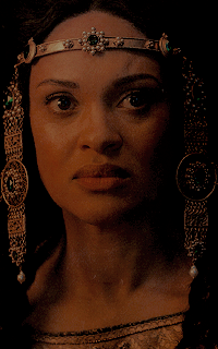 Cynthia Addai Robinson ASiLO9jm_o