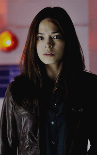 Kristin Kreuk ZbM0LlUK_o