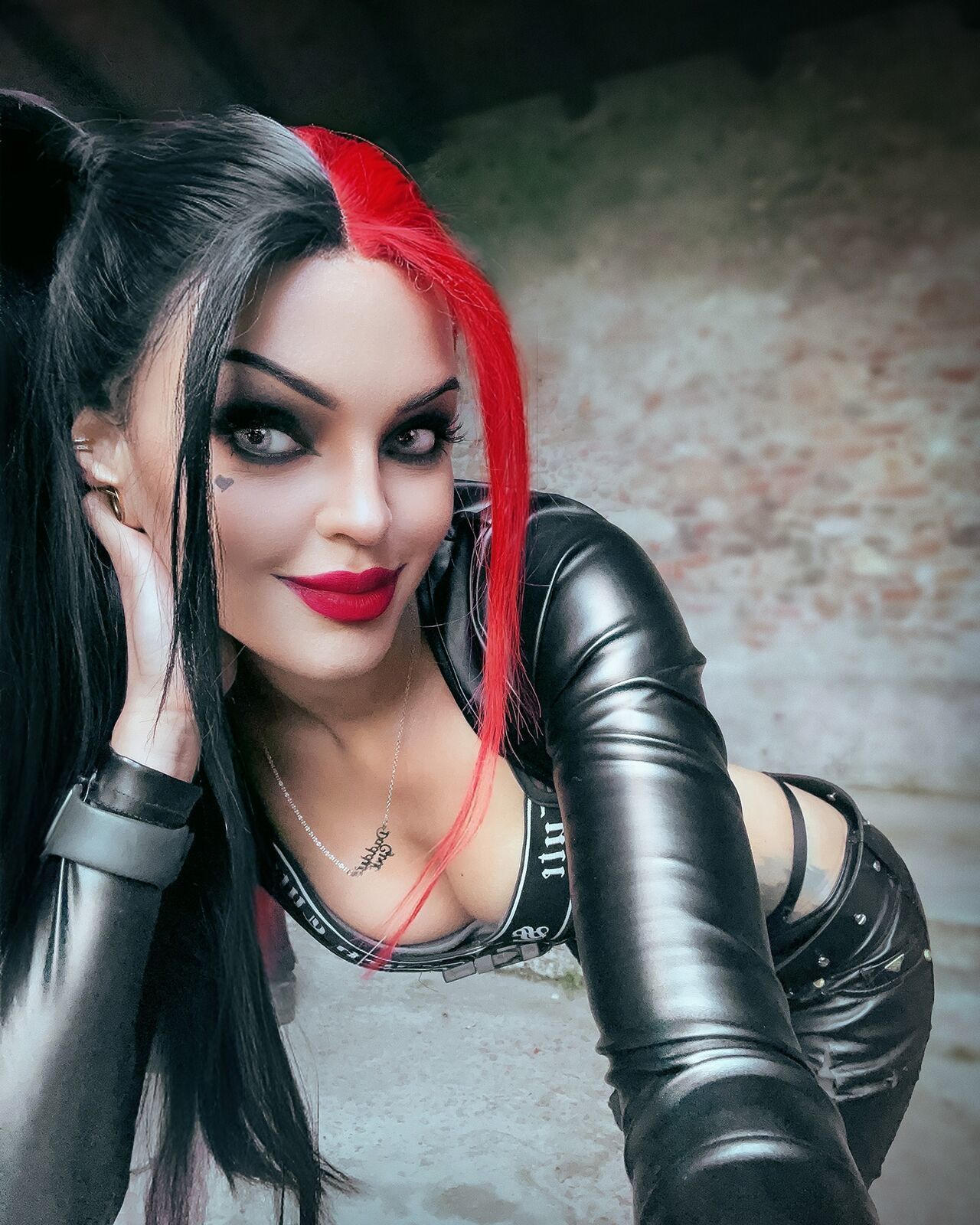 Andrasta - Harley Quinn Selfies