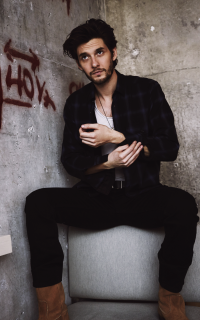 aktor - Ben Barnes IyNhOcxd_o