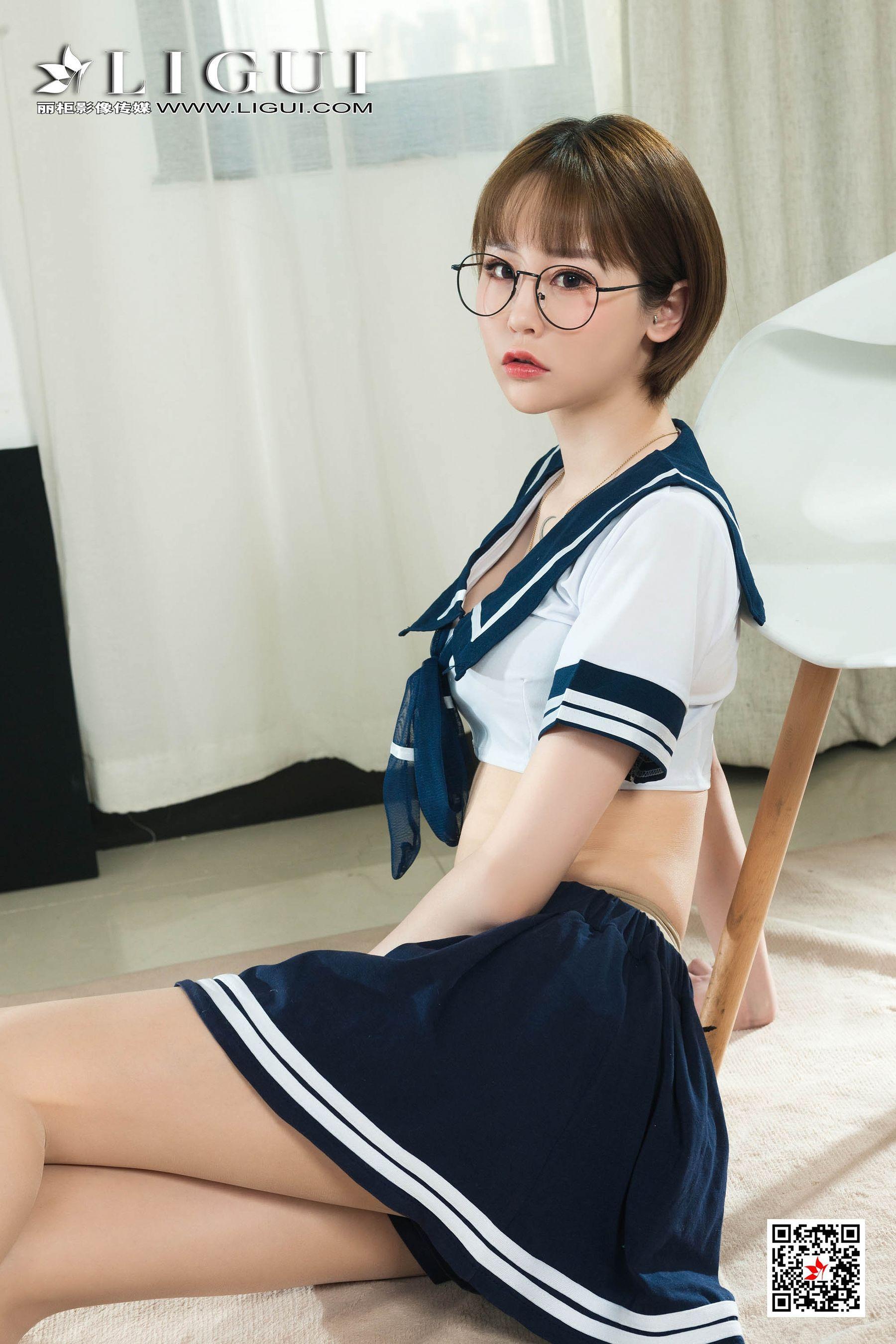 Model 洋洋《水手服眼镜妹丝足》 [丽柜LIGUI] 网络丽人 写真集(19)