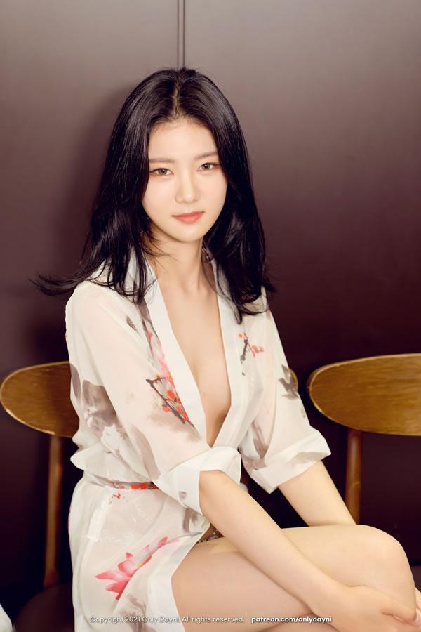 极品裸模Onlydayni私拍尺度唯美人体图集(15)