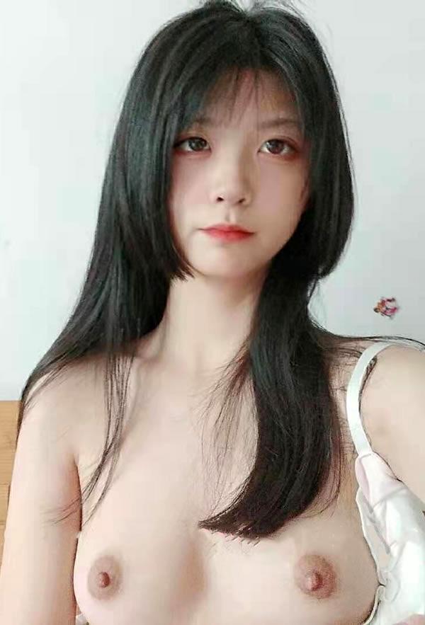 清纯系素人美少女私拍尺度图集(17)