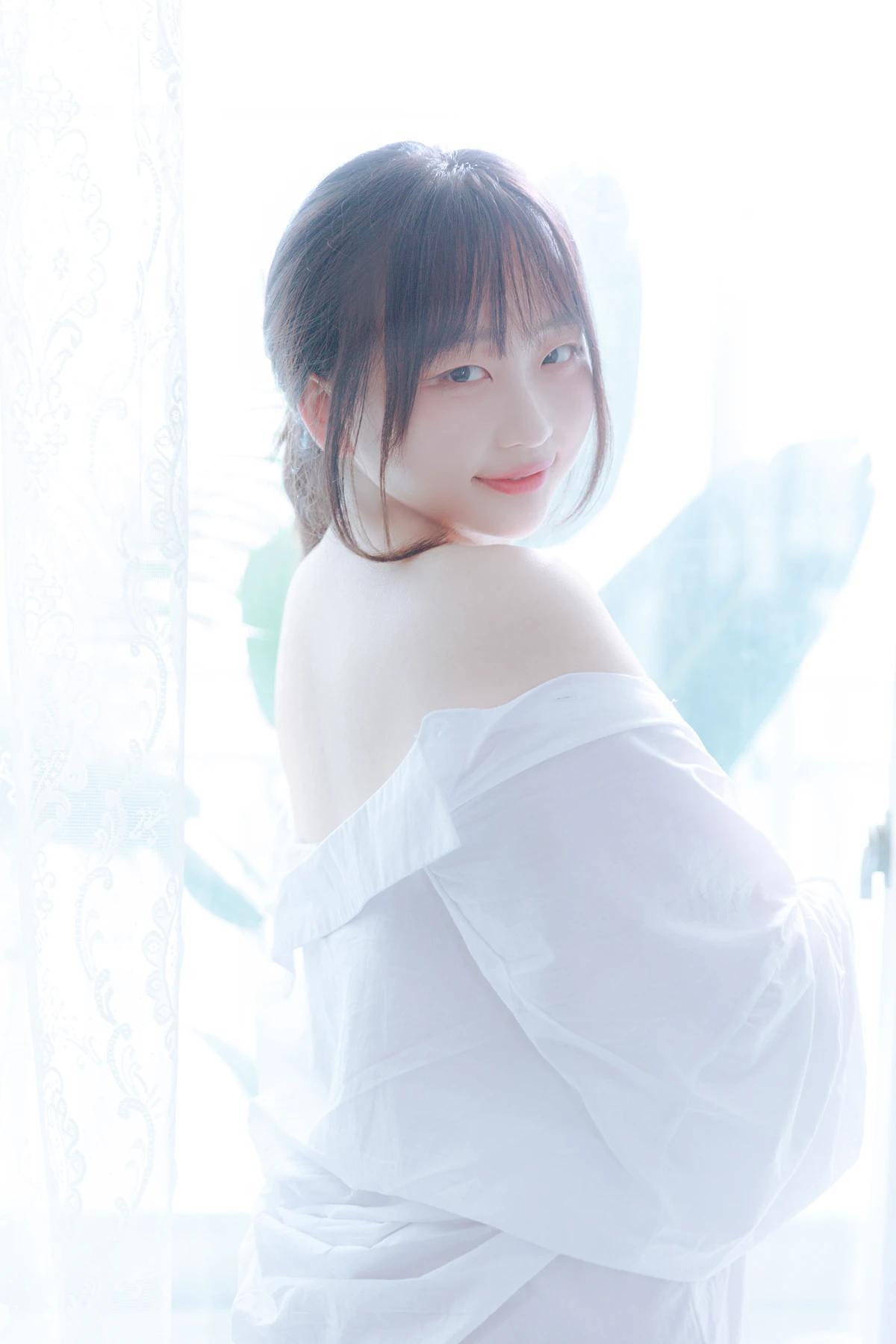 Mozzi 모찌, Photobook 「A Wet Day」(33)