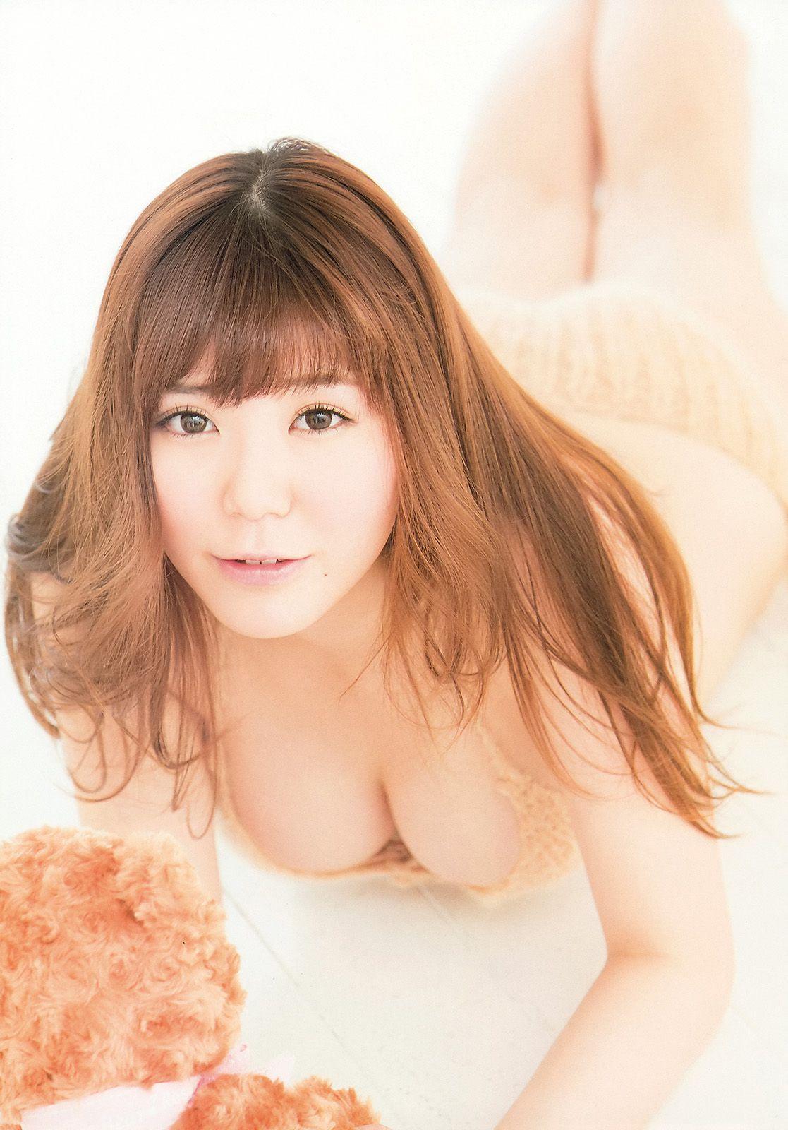 大場美奈 秋山美穂 金子栞 Akira 小松ひな 百川晴香 [Young Animal] 2014年No.23 写真杂志(19)