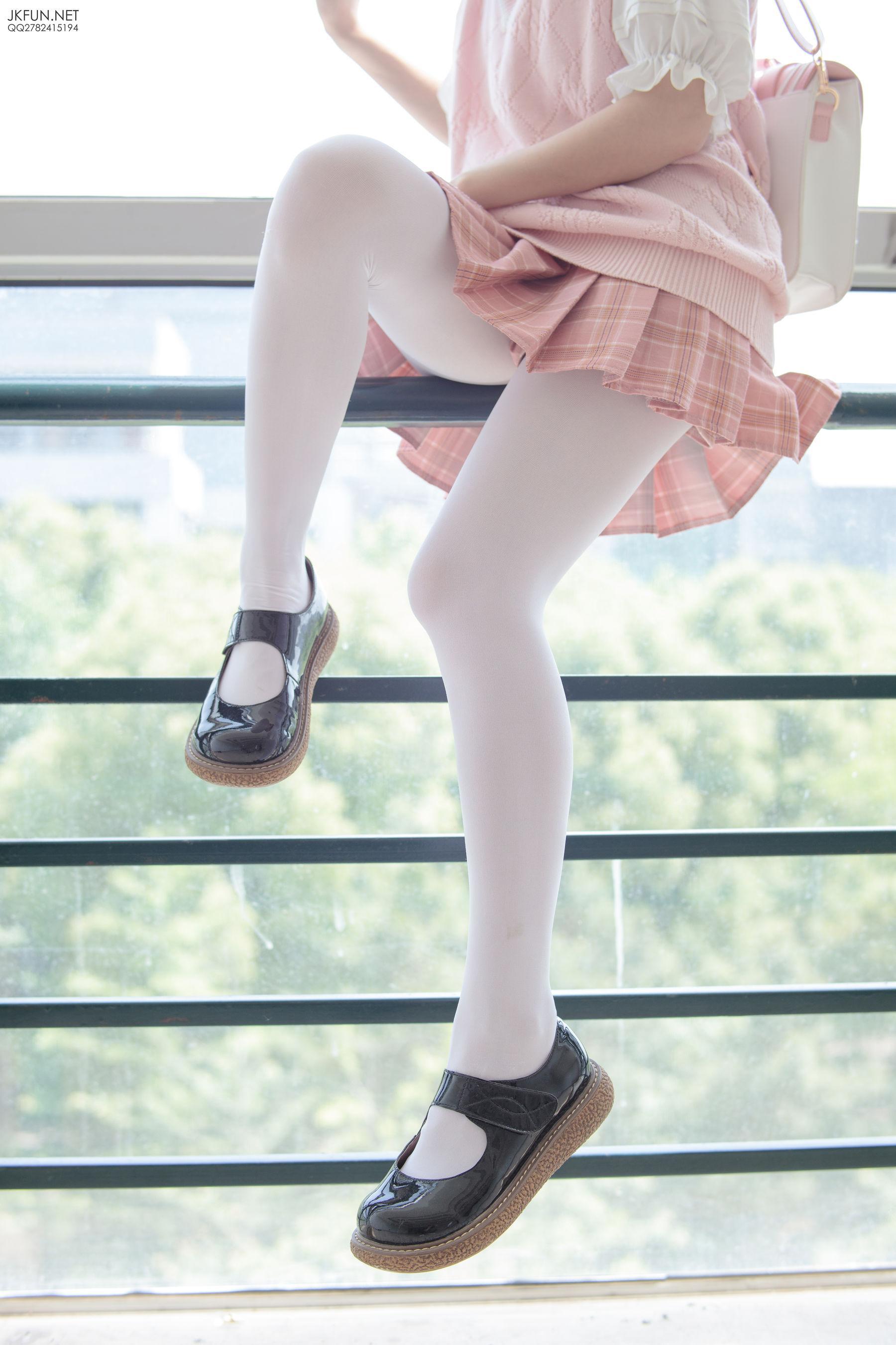 默陌《80D白丝》 [森萝财团] JKFUN-007 写真集(68)