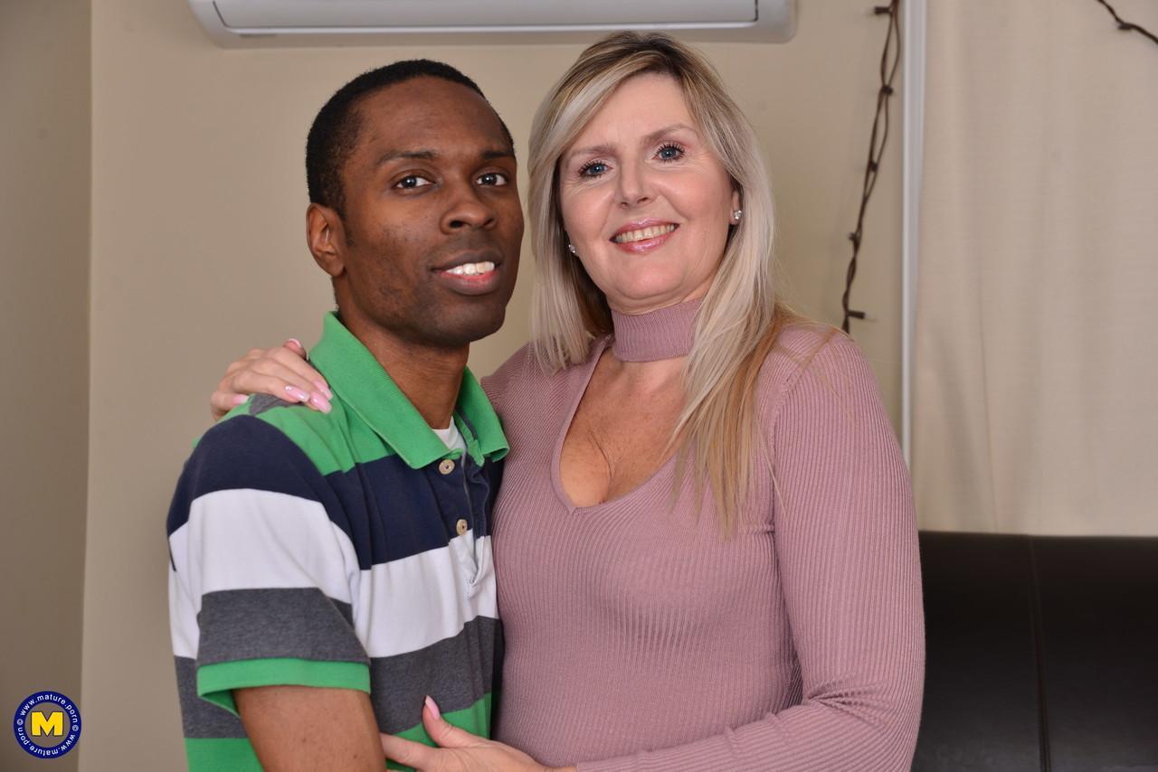 Horny mom Velvet Skye gives a young black guy a great fucking lesson(1)