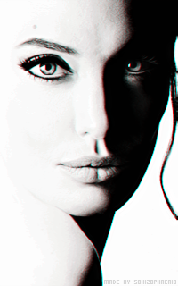 Angelina Jolie 3LMy5bUB_o
