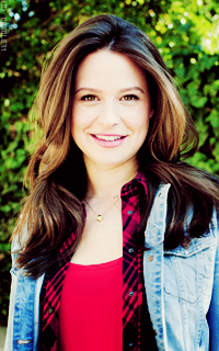  Katie Lowes ZmJ9NMSq_o